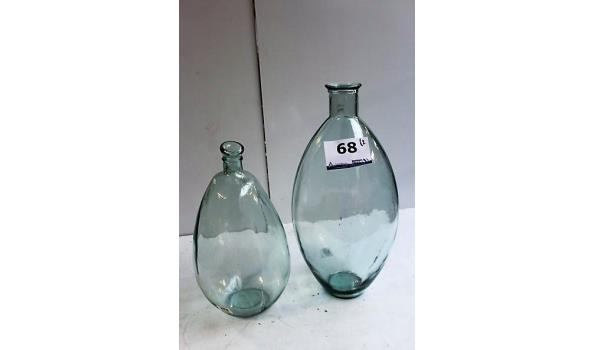2 diverse decoratieve glazen vazen